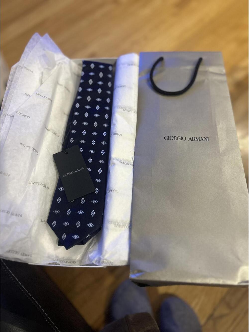 Giorgio Armani Men's Silk Tie with Geometric Pattern